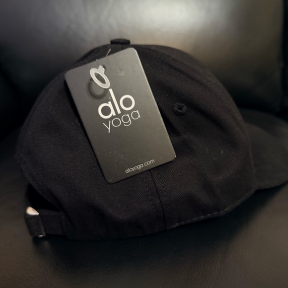 NEW ALO YOGA BLACK ADJUSTABLE UNISEX HAT BASEBALL CAP - Picture 2 of 3